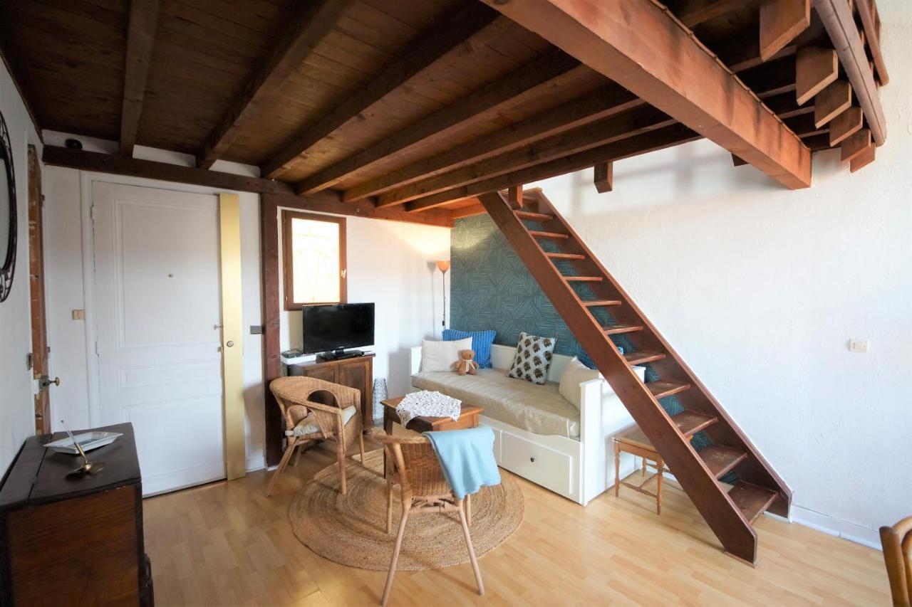 Appartement Le Mehari Cassis Esterno foto