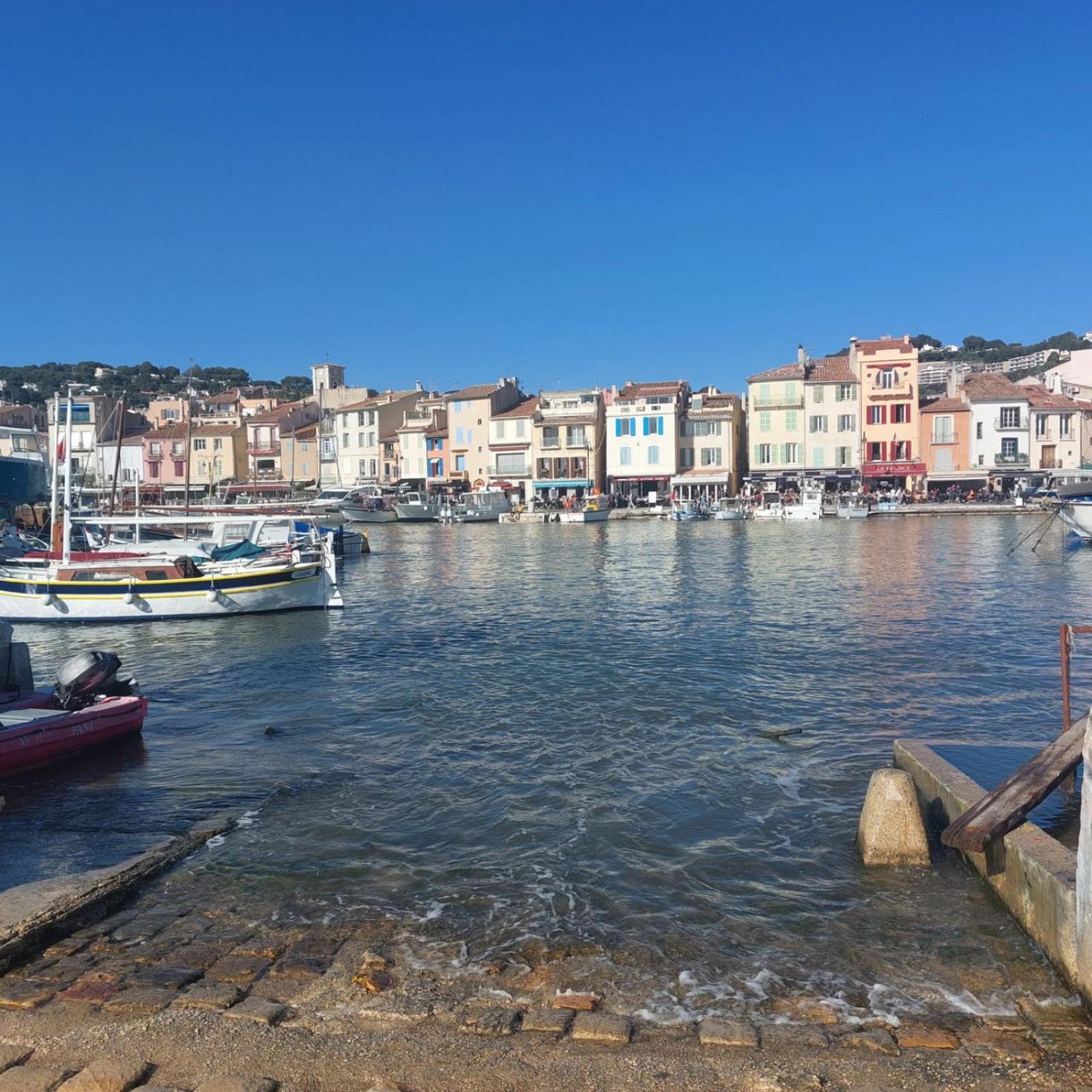 Appartement Le Mehari Cassis Esterno foto