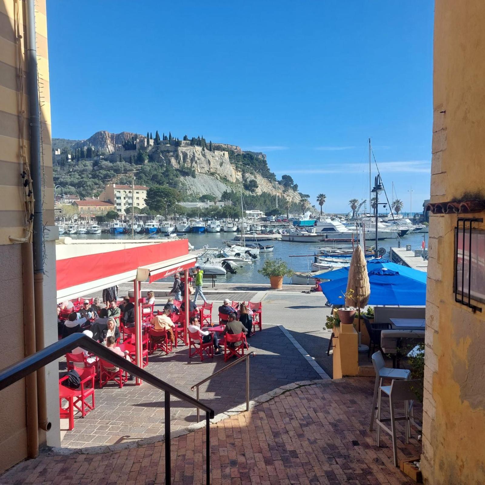 Appartement Le Mehari Cassis Esterno foto